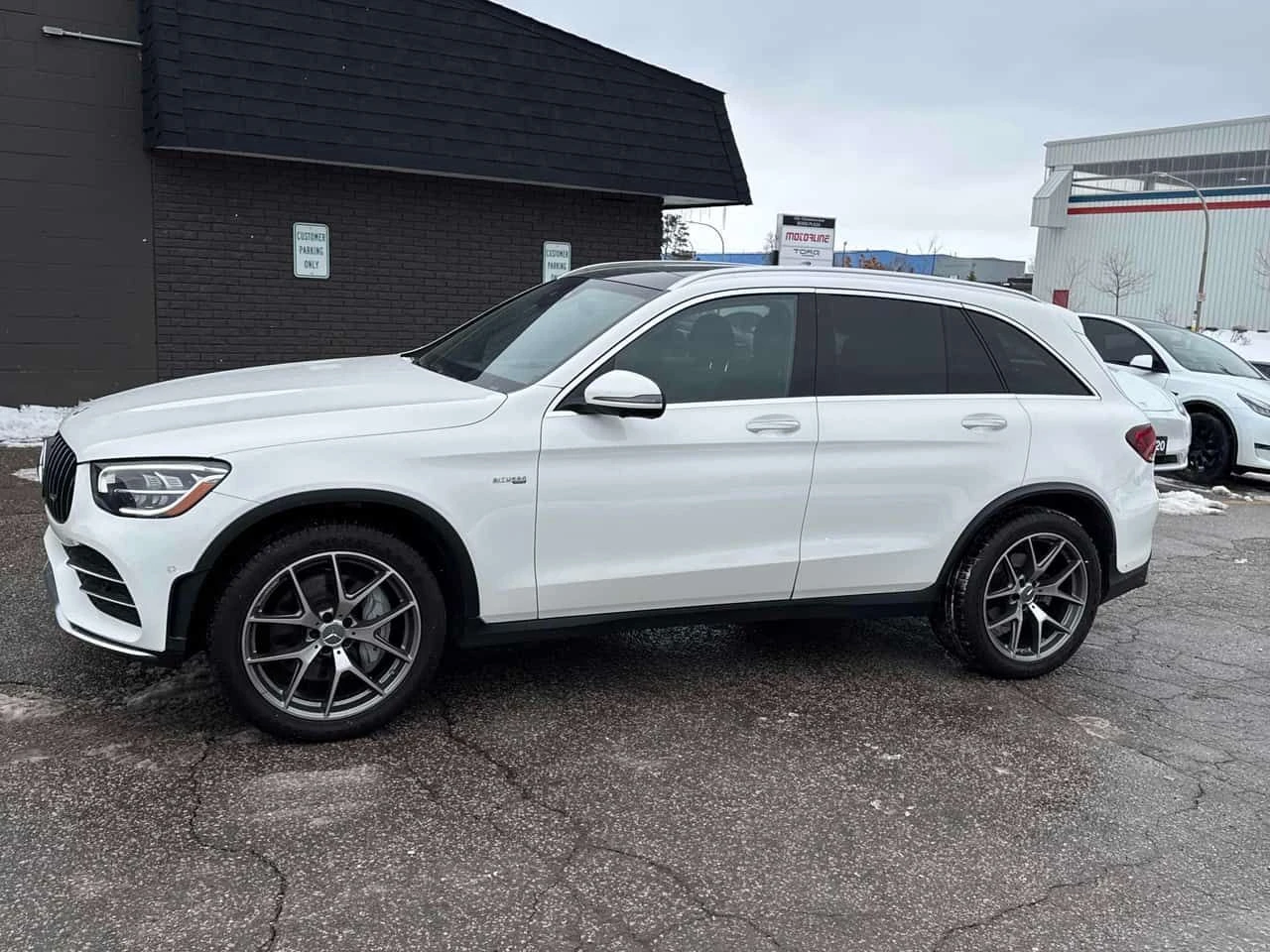 Mercedes-Benz GLC 43 AMG 4MATIC* DISTRONIC* BURMESTER* 360КАМЕРИ* , снимка 2 - Автомобили и джипове - 55050074