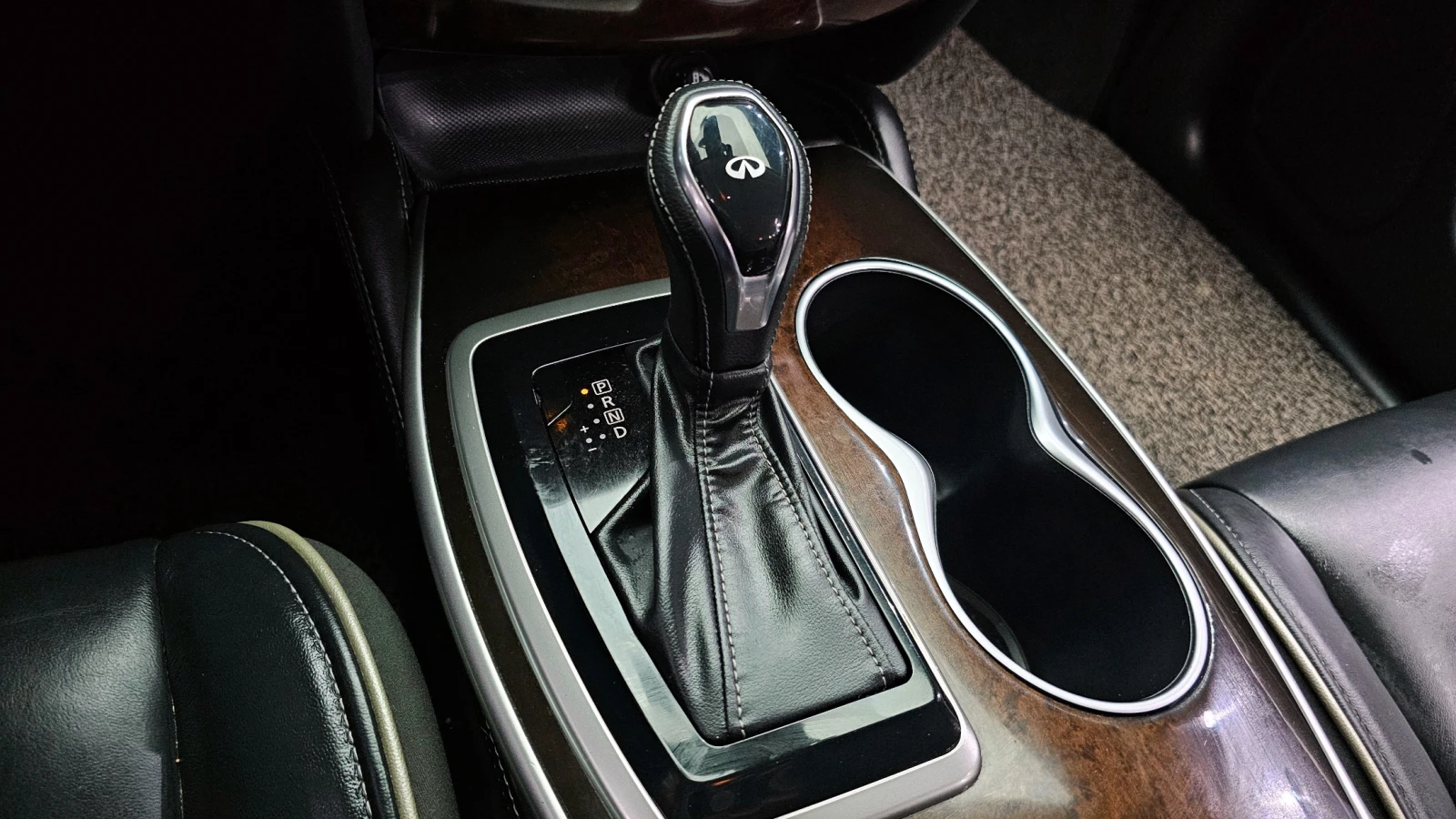 Infiniti QX60 3.5 AWD LineAssist/ Cam360/Подгрев , снимка 11 - Автомобили и джипове - 55201791