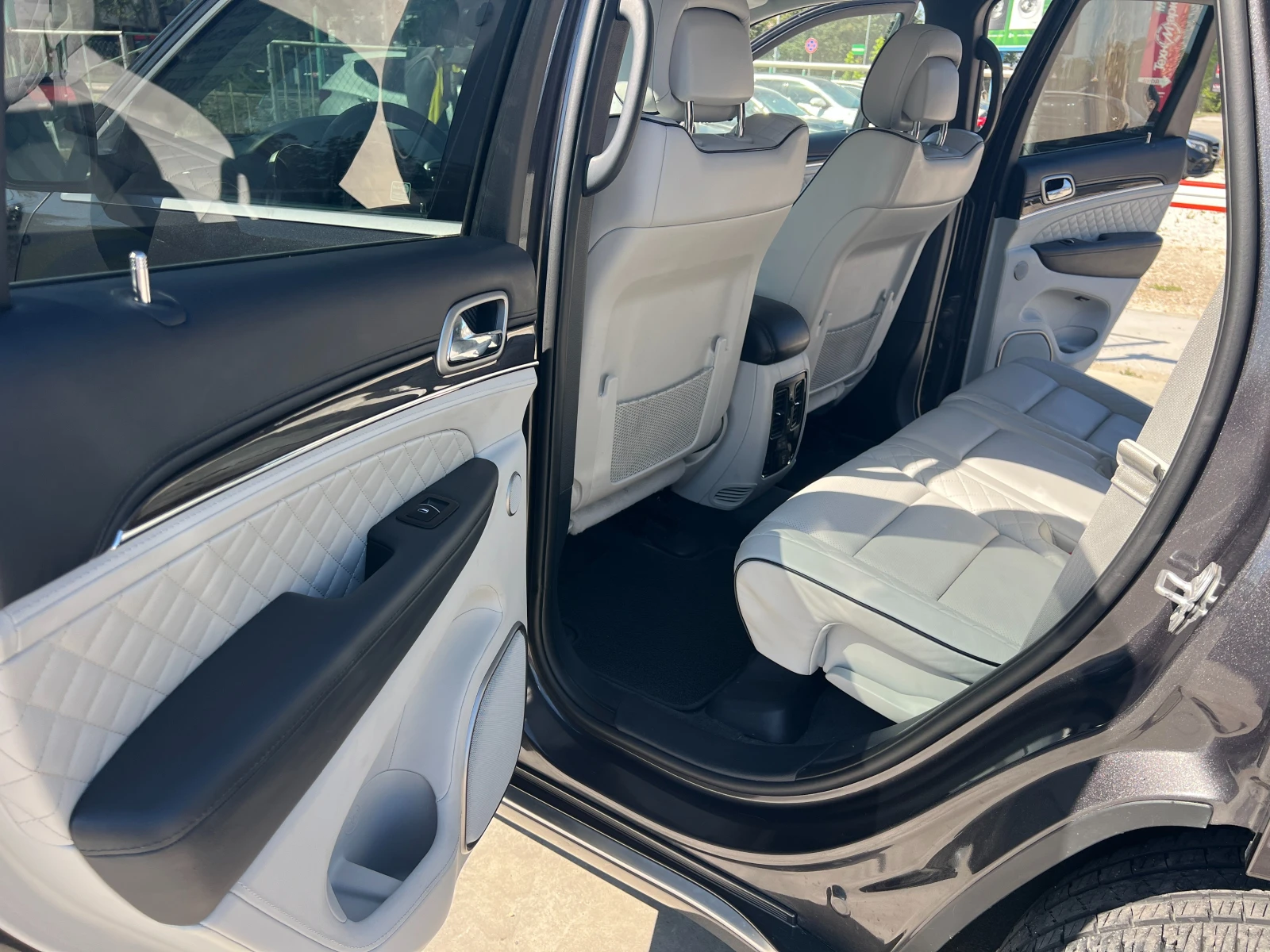 Jeep Grand cherokee 5.7 v8 SUMMIT , снимка 11 - Автомобили и джипове - 55590169