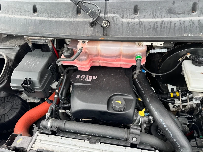 Iveco Daily 3.0HPI* 35C18* 3.80 метра фургон, снимка 4 - Бусове и автобуси - 49759649