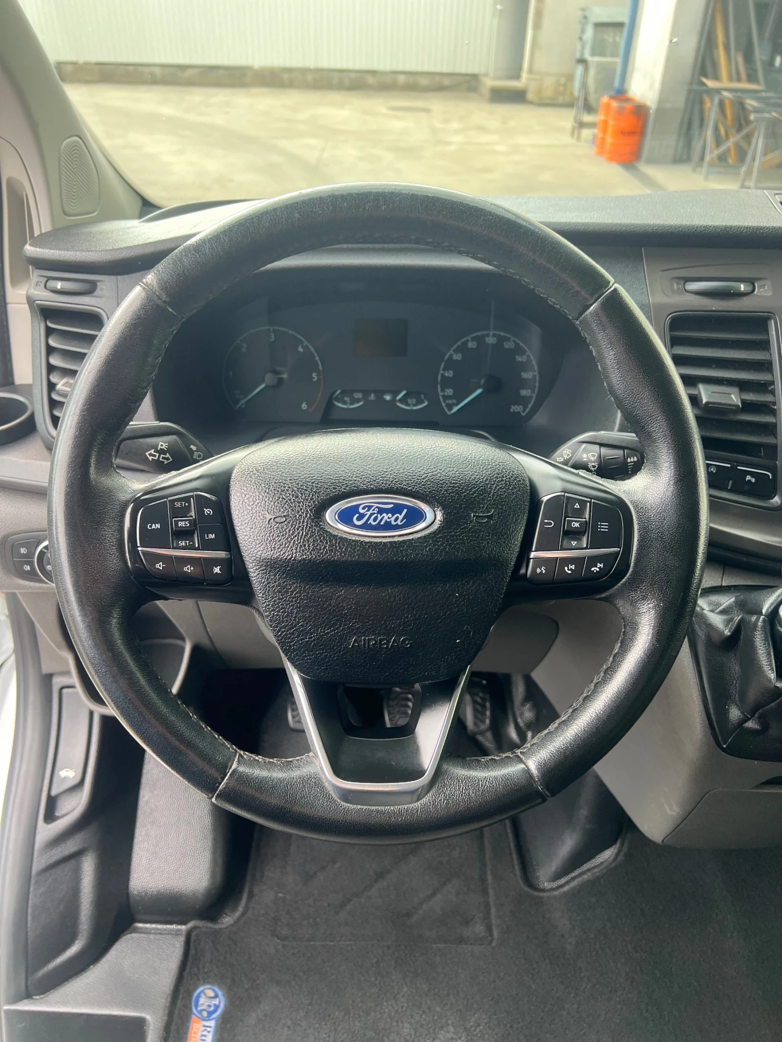 Ford Transit Custom 2019г. / Климатроник / * 150 000* км!, снимка 15 - Бусове и автобуси - 53976178