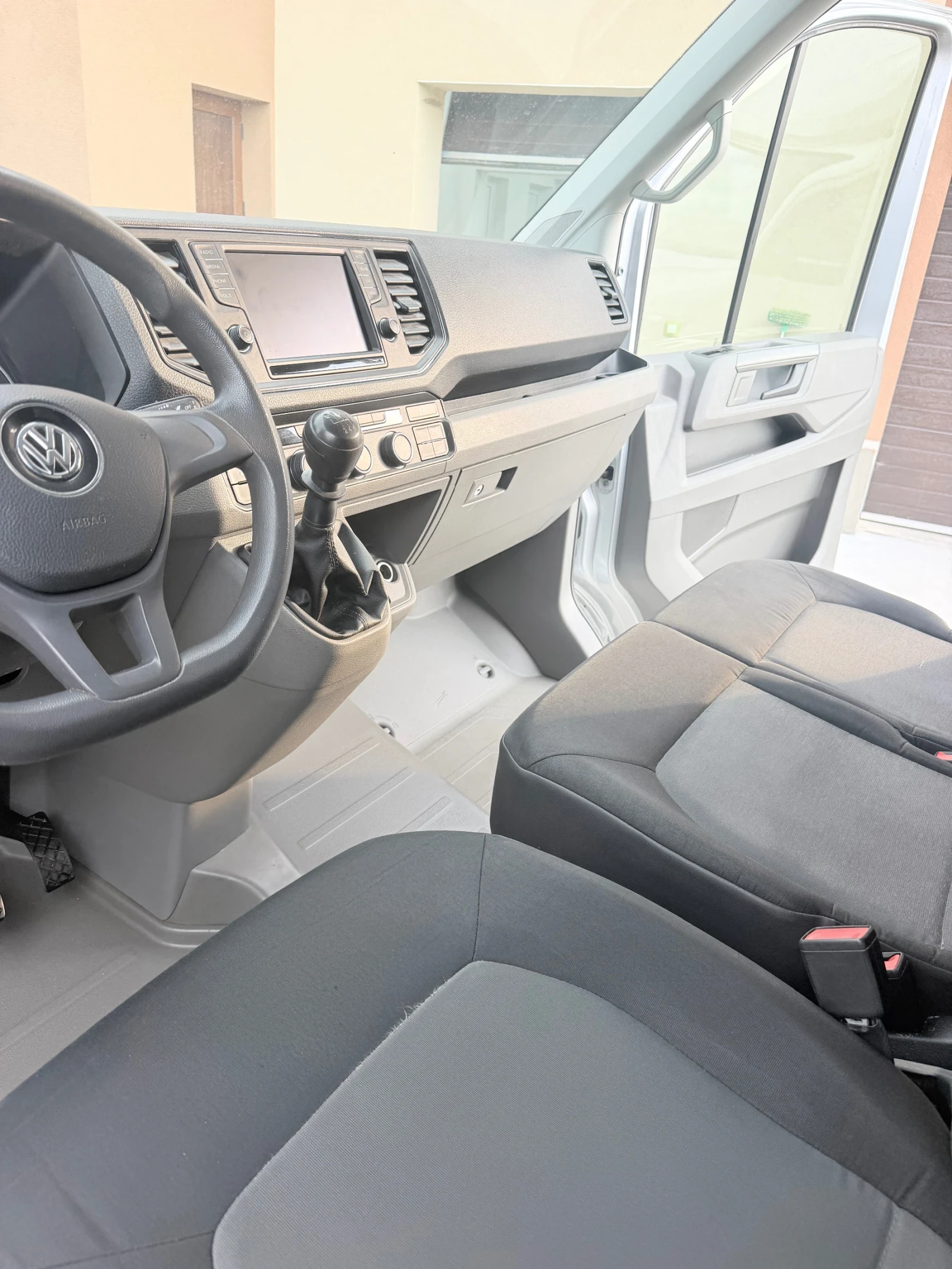 VW Crafter 3.140 , снимка 8 - Бусове и автобуси - 55013150