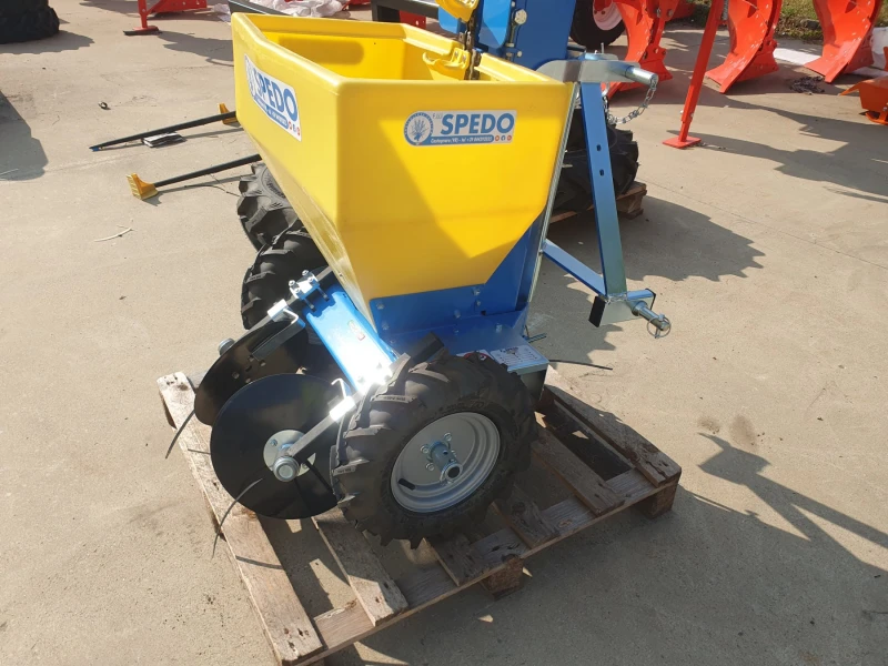 Специализирани машини Машини за зеленчуци сеялка за картофи Spedo модел SPA Baby, снимка 3 - Селскостопанска техника - 49527181
