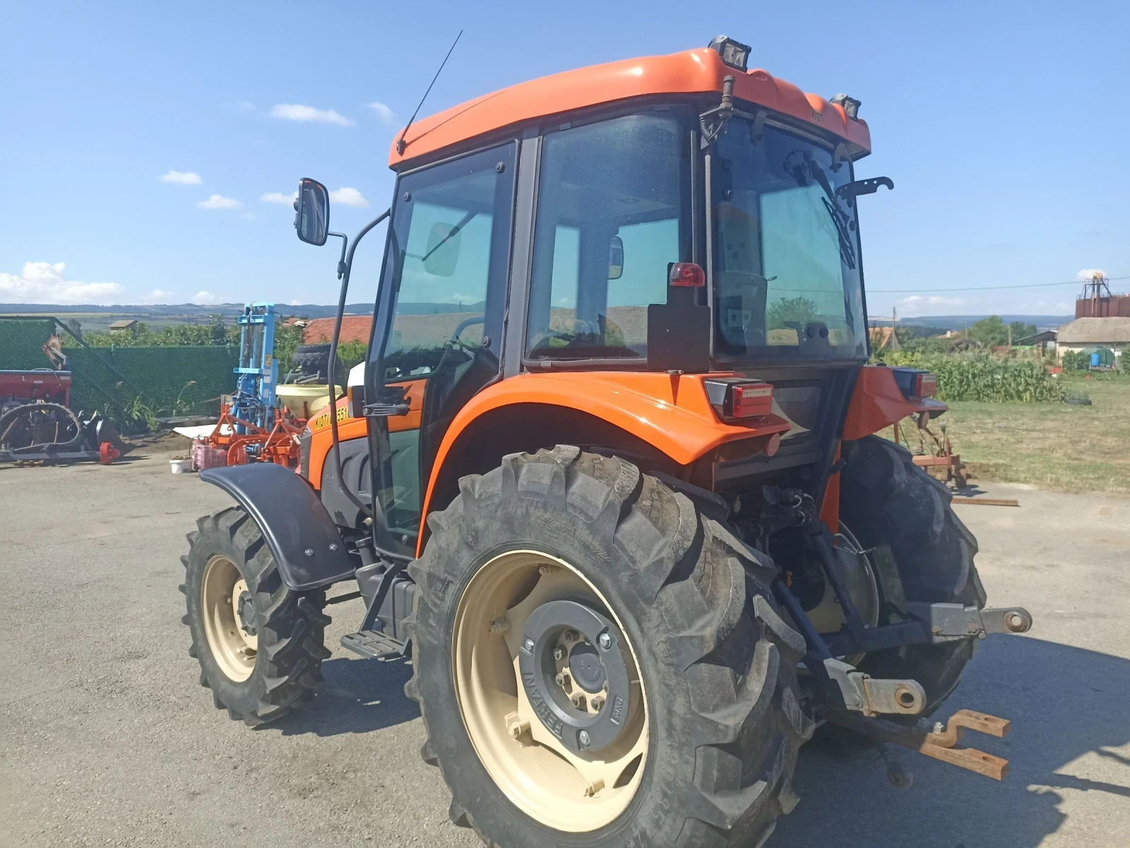 Трактор Kioti DK 551, снимка 4 - Селскостопанска техника - 55274788