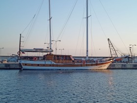 Моторна яхта Собствено производство Гюлет, снимка 4 - Воден транспорт - 44289447