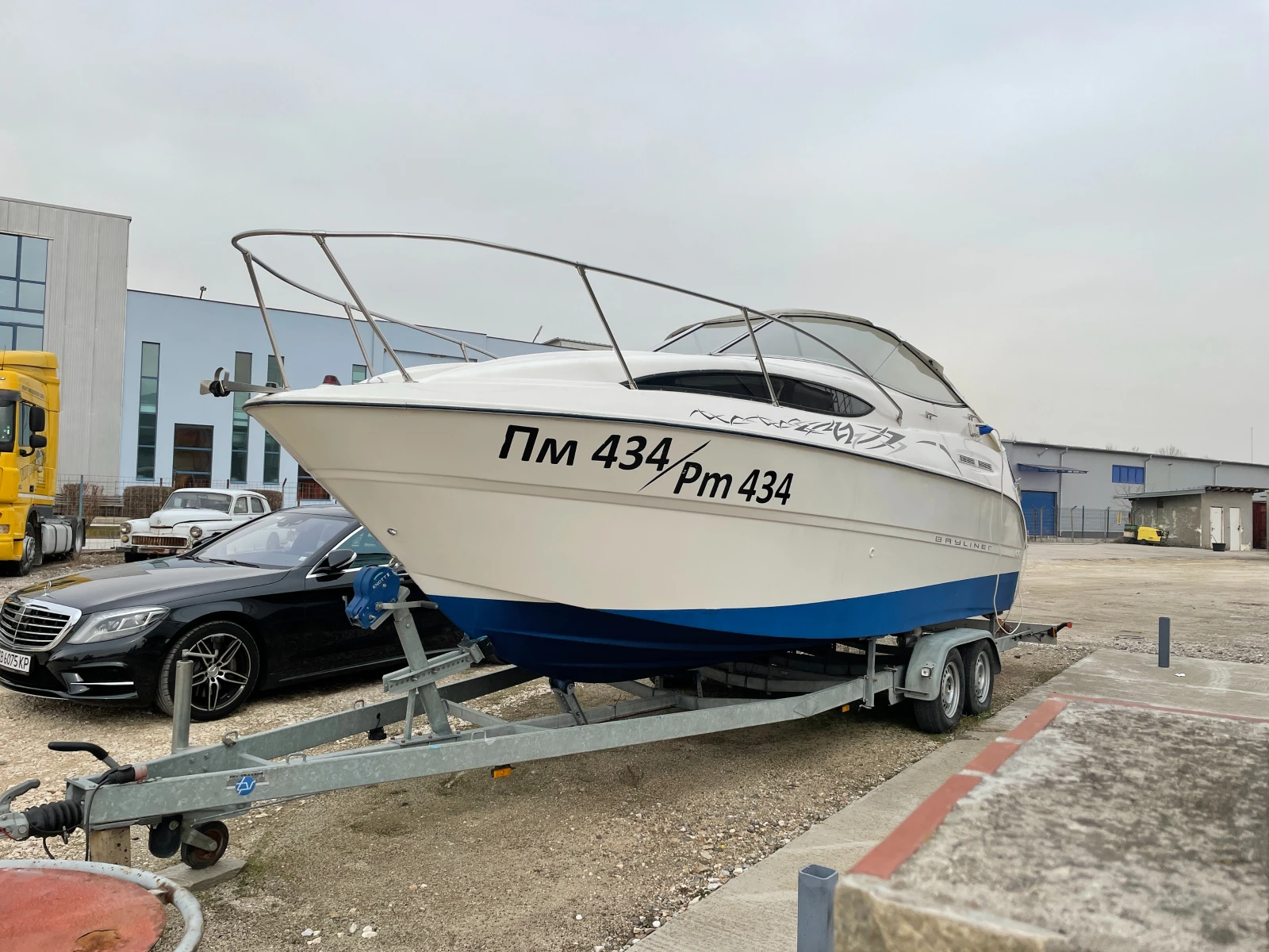Моторна яхта Bayliner Cruser 245