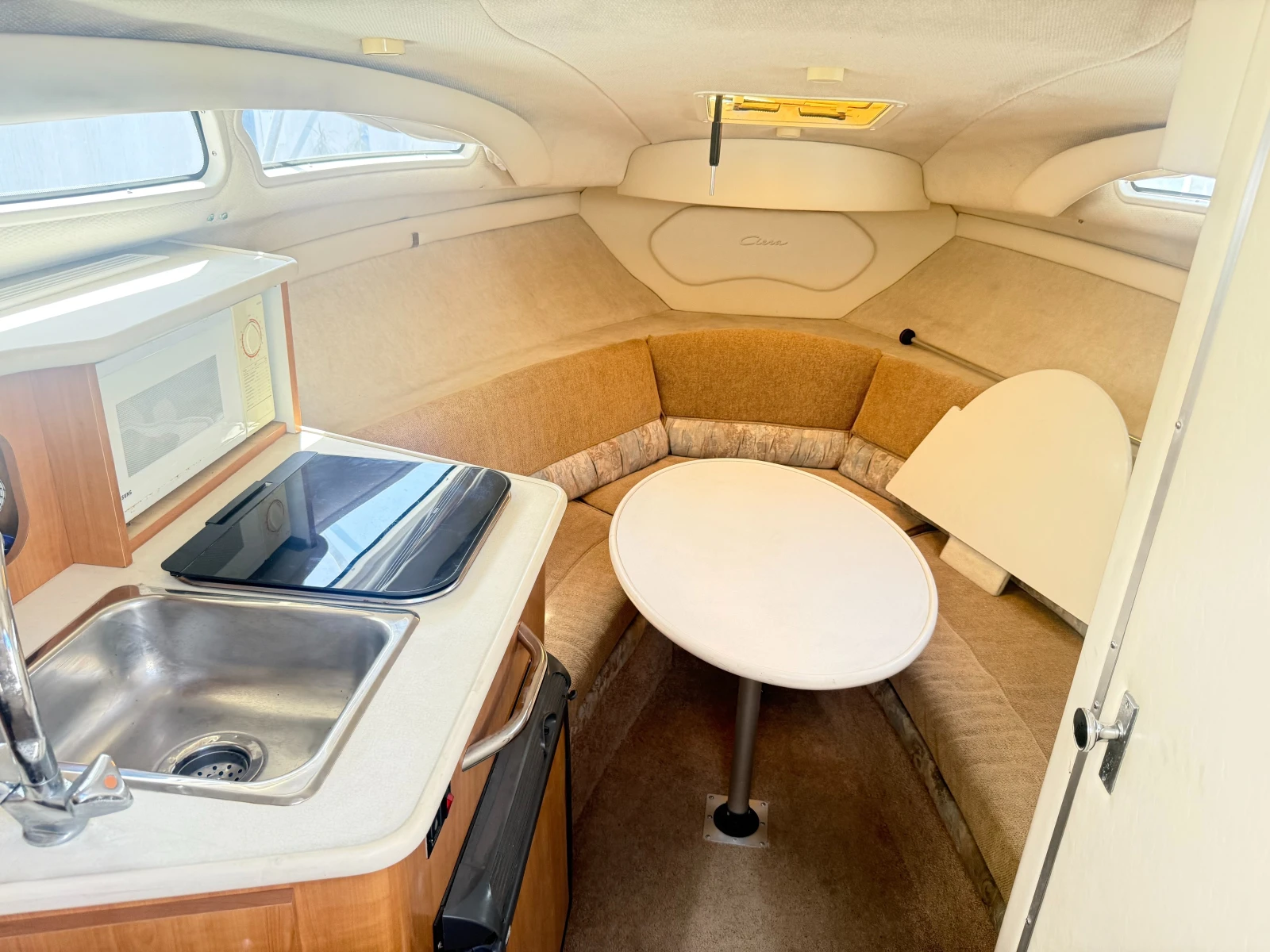 Моторна яхта Bayliner Cruser 245, снимка 5 - Воден транспорт - 54735825