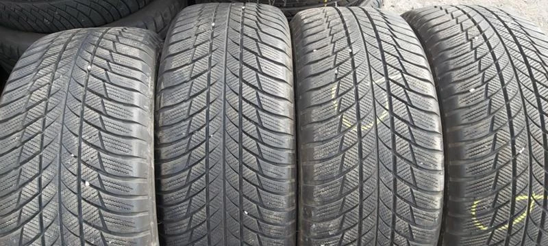 Гуми Зимни 245/50R19, снимка 1 - Гуми и джанти - 30918747