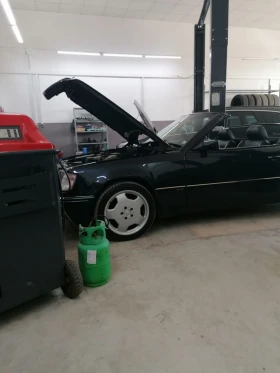 Mercedes-Benz 220 E220 Final Edition , снимка 6