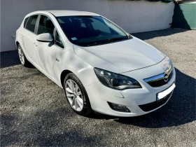Opel Astra J* 2.0 CDTI 160к.с.* 6скор.* 208000км., снимка 3