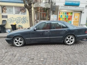 Mercedes-Benz E 270, снимка 2