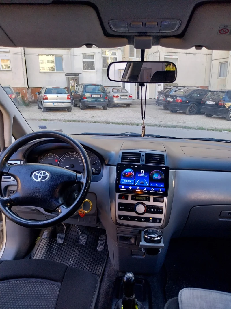 Toyota Avensis verso, снимка 5 - Автомобили и джипове - 47450151