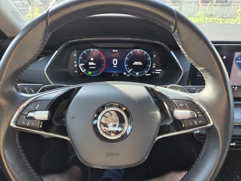 Skoda Octavia 2.0TDi EXECUTIVE, снимка 9 - Автомобили и джипове - 50958908