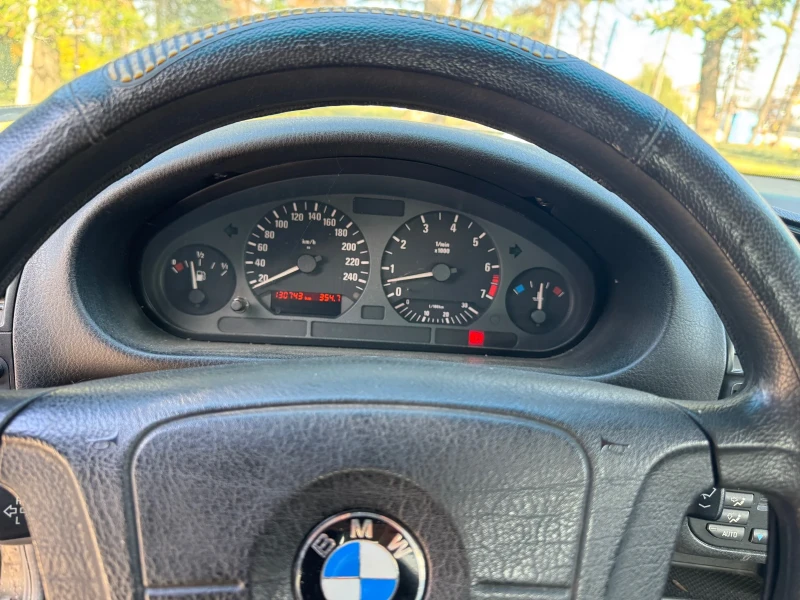 BMW 320 BMW 320i в перфетно техническо състояние, снимка 8 - Автомобили и джипове - 52493719