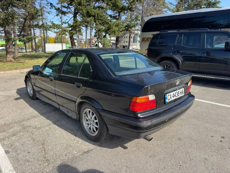 BMW 320 BMW 320i в перфетно техническо състояние, снимка 5 - Автомобили и джипове - 52493719