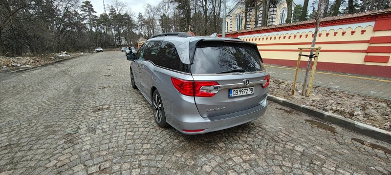 Honda Odyssey 3.5 V6 i-VTEC , снимка 3 - Автомобили и джипове - 53515433