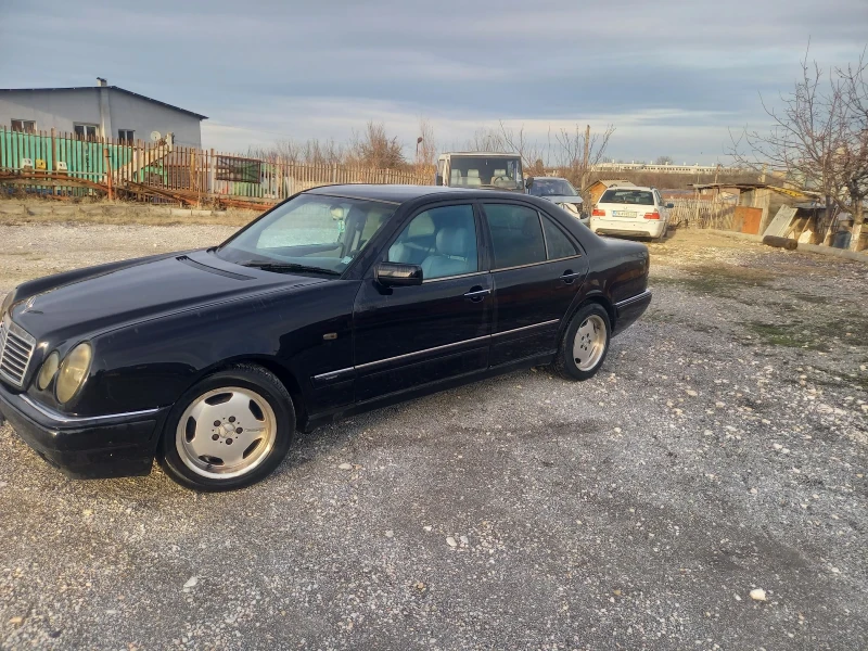 Mercedes-Benz E 250, снимка 3 - Автомобили и джипове - 53557191