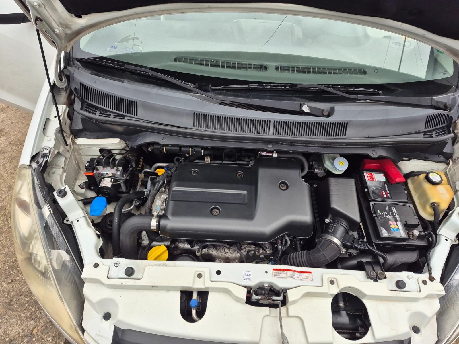 Suzuki Splash 2011г - изображение 9