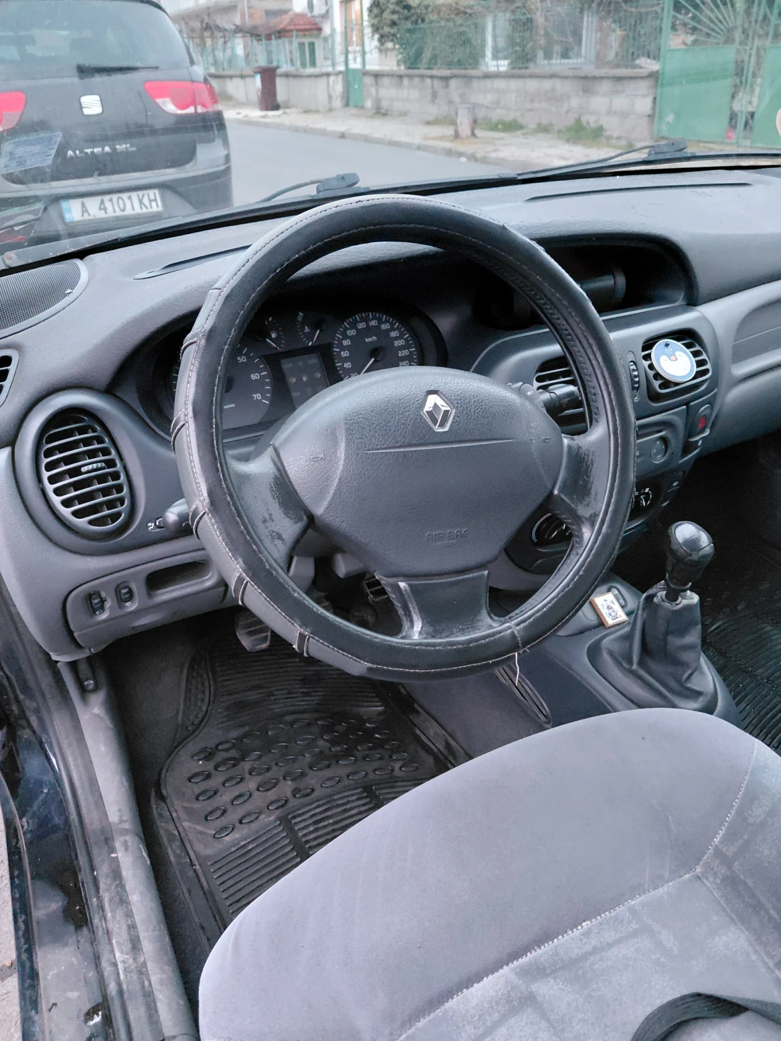 Renault Megane, снимка 13 - Автомобили и джипове - 53996714