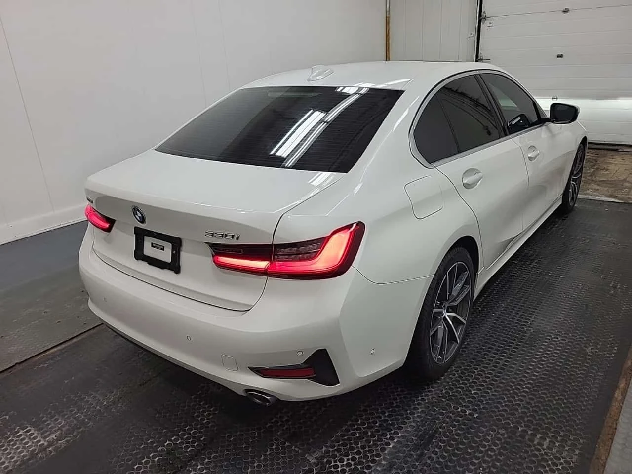 BMW 330 * 330I XDRIVE * CARFAX * ЦЕНА ДО БГ, снимка 3 - Автомобили и джипове - 54229531