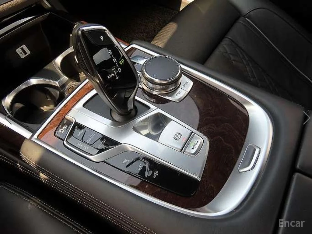 BMW 750 Li* XDRIVE* HARMON* KARDON* ОБДУХВАНЕ* 3TV* МАСАЖ*, снимка 8 - Автомобили и джипове - 54855080