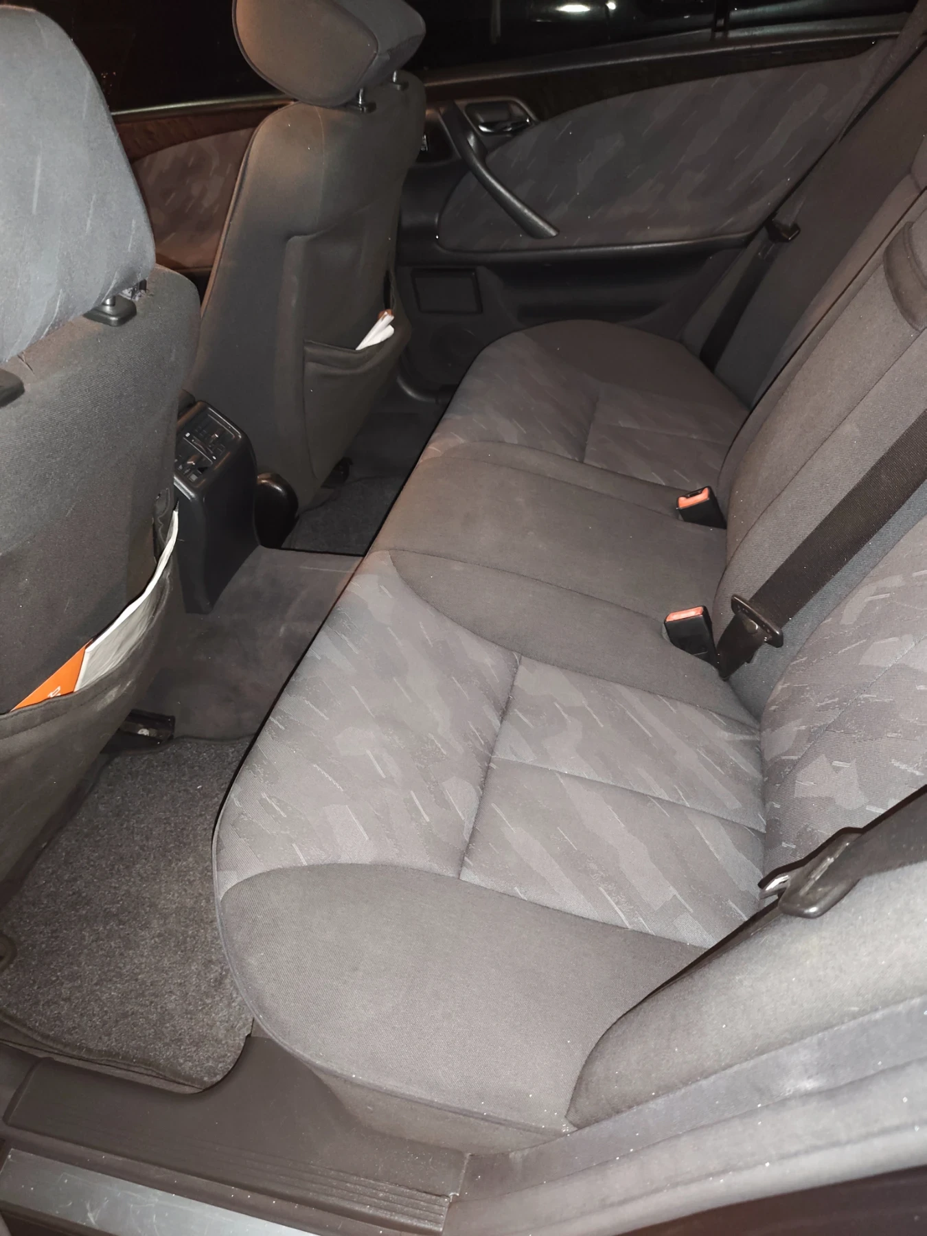 Mercedes-Benz E 270, снимка 9 - Автомобили и джипове - 54906766