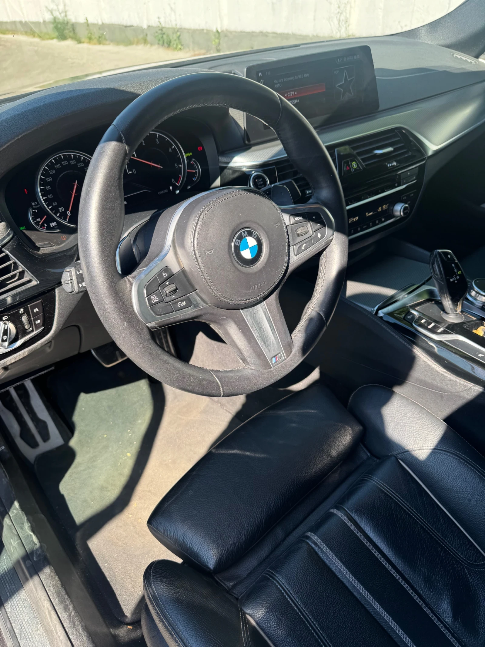 BMW 520 x drive, снимка 4 - Автомобили и джипове - 54915591