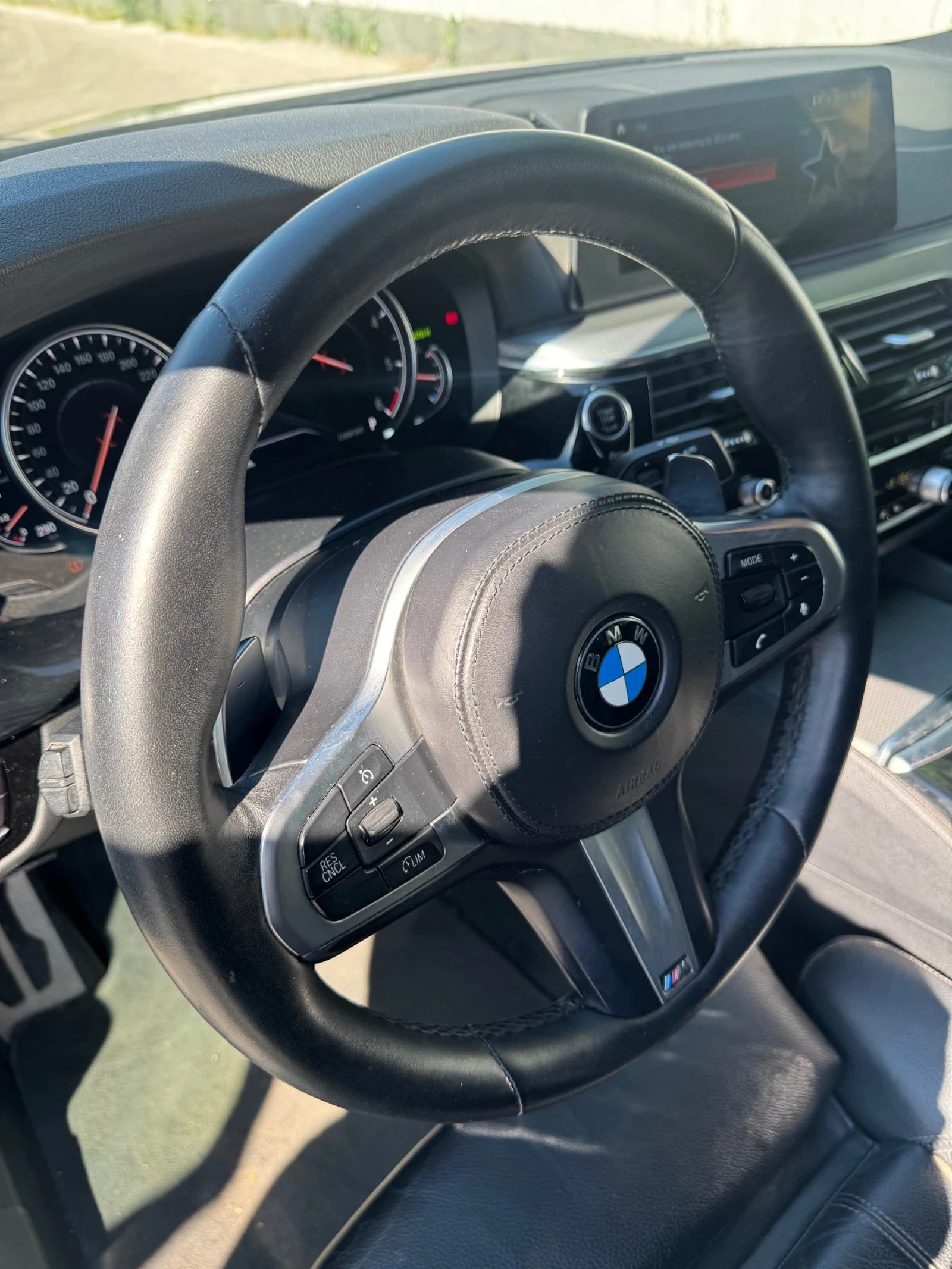 BMW 520 x drive, снимка 5 - Автомобили и джипове - 54915591