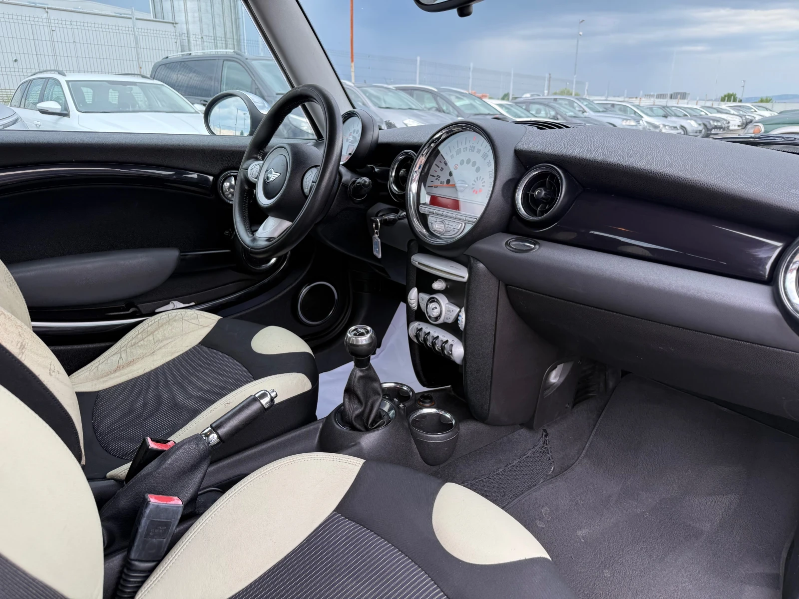 Mini Cooper BENZIN* Кожа* 2010г. , снимка 11 - Автомобили и джипове - 55315853