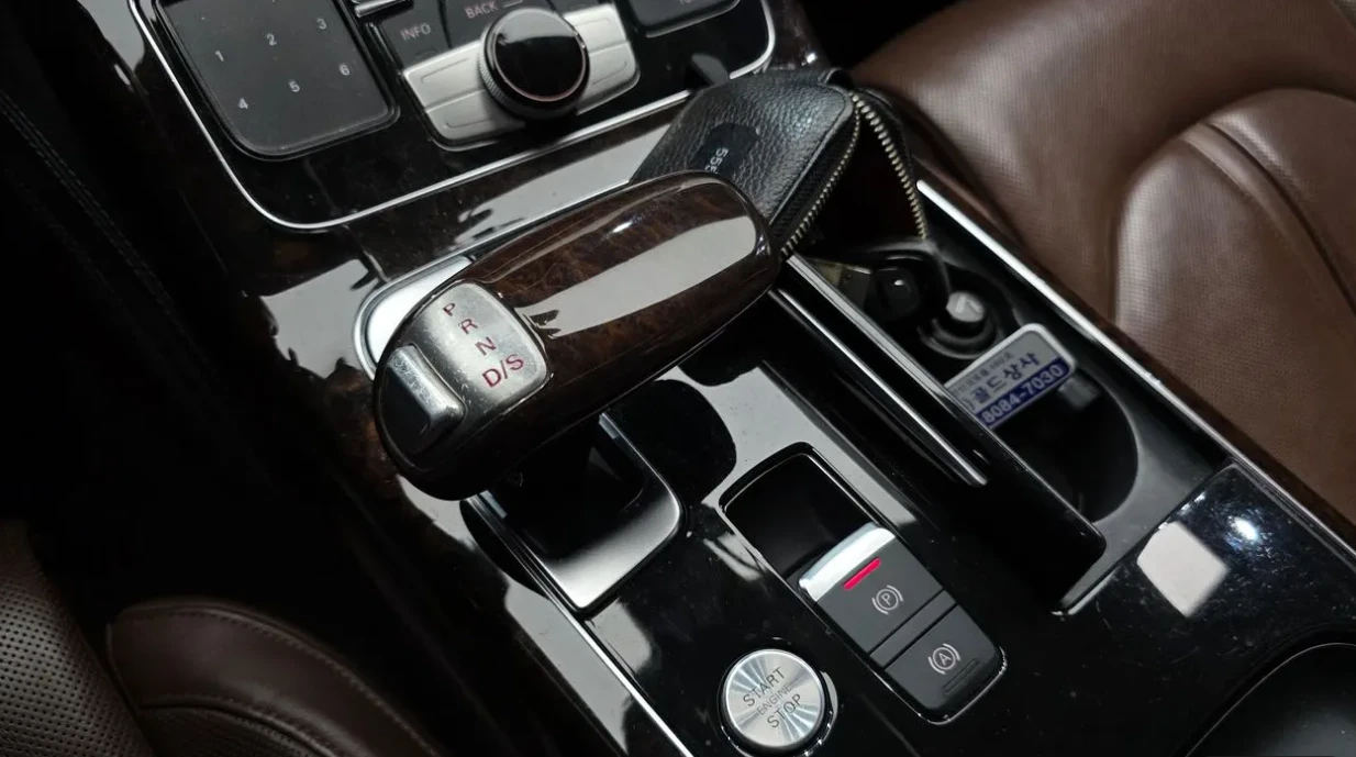 Audi A8 L * 4.2TDI * ОБДУХВАНЕ * 360 КАМ * ДИСТРОНИК * TV , снимка 10 - Автомобили и джипове - 55398730