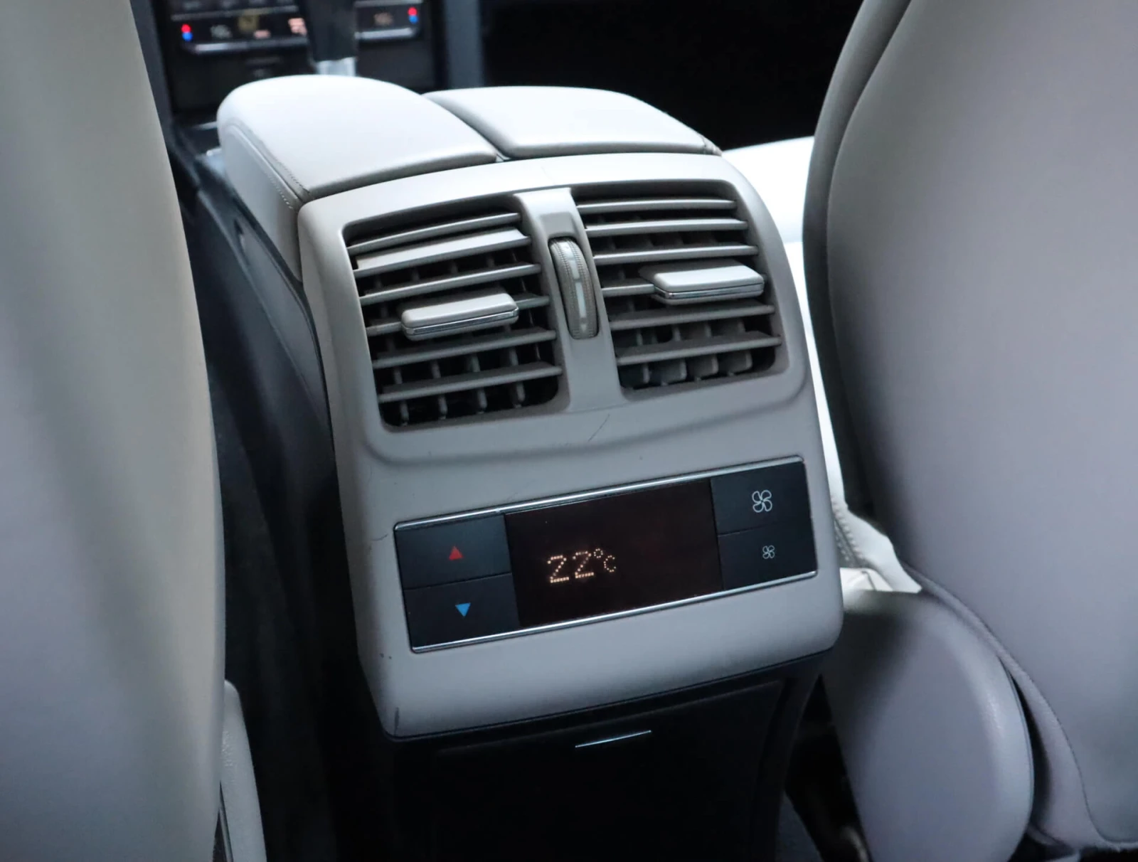 Mercedes-Benz E 220 CDI/Avantgard/�������/PDC/���������/������� | Mobile.bg � ����������� 13