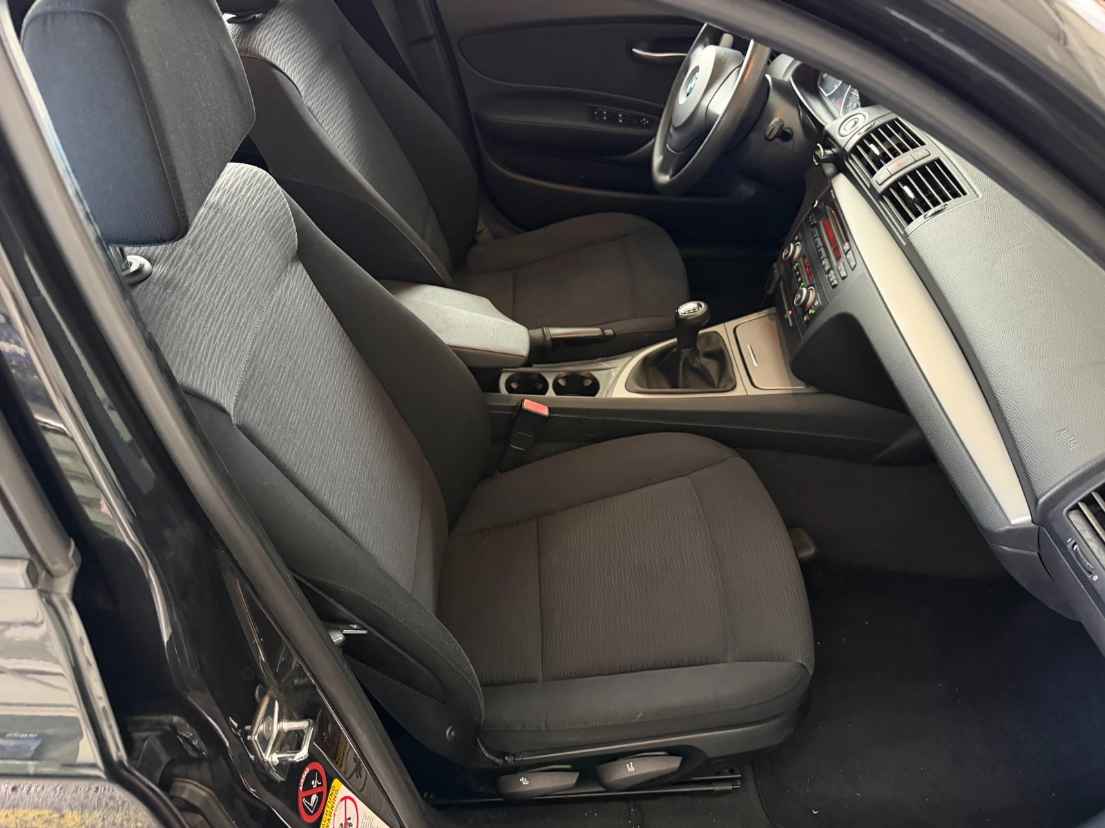BMW 116 i* ПЪЛНА СЕРВИЗНА ИСТОРИЯ, снимка 13 - Автомобили и джипове - 55586659