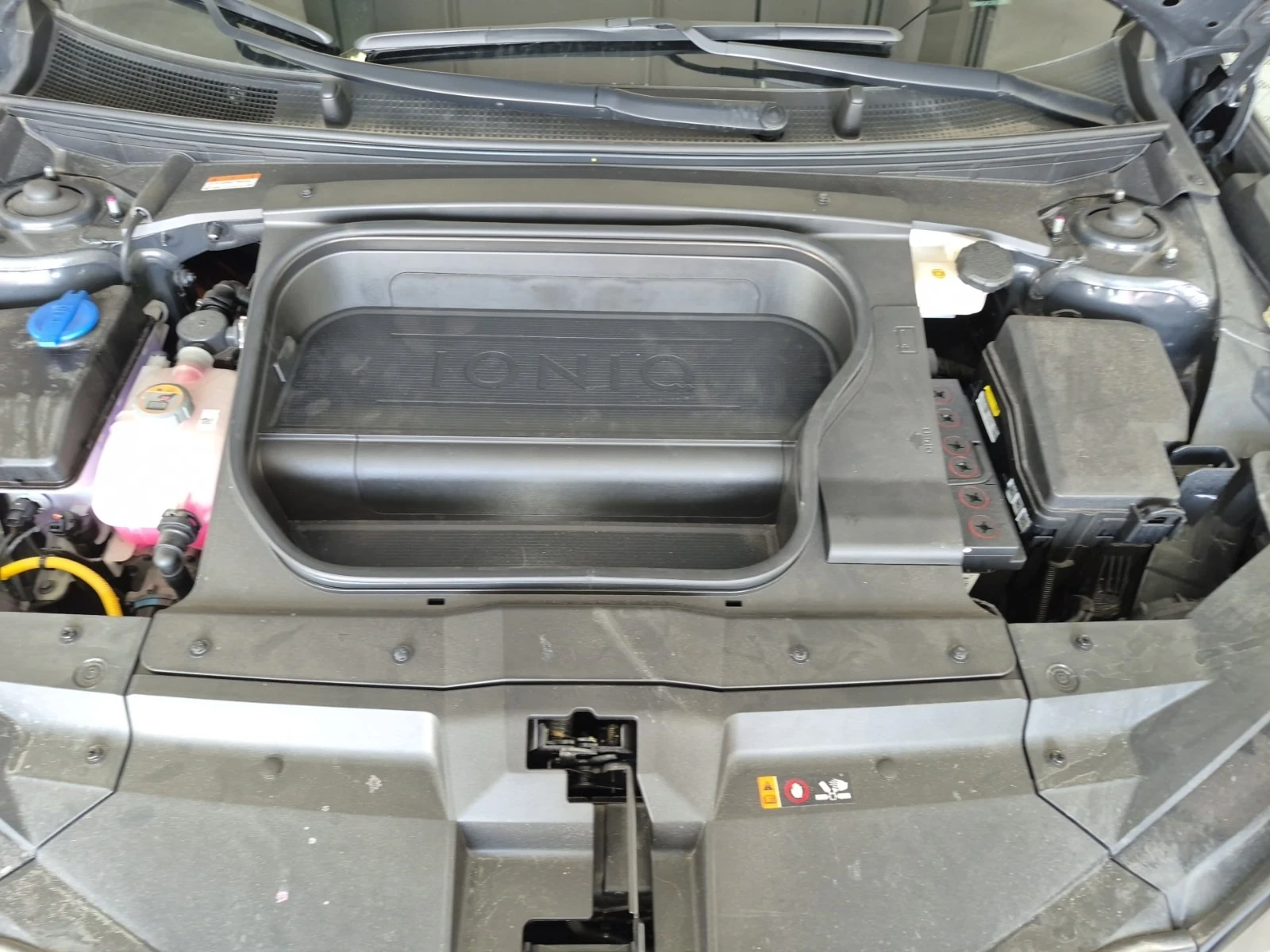 Hyundai Ioniq 6 PREFERRED ULTIMATE 4D SEDAN AW / CARFAX , снимка 16 - Автомобили и джипове - 56104162