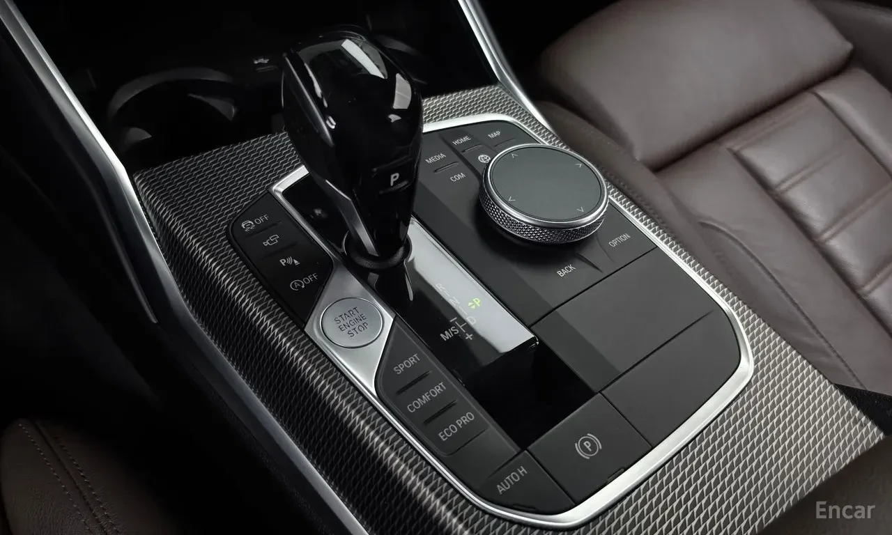 BMW 330 M* SPORT* HARMON* KARDON* ДИСТРОНИК* ХЕДЪП* 360КАМ, снимка 12 - Автомобили и джипове - 56176281