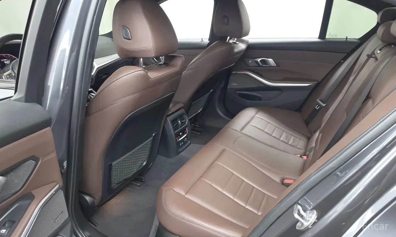 BMW 330 M* SPORT* HARMON* KARDON* ДИСТРОНИК* ХЕДЪП* 360КАМ, снимка 16 - Автомобили и джипове - 56176281