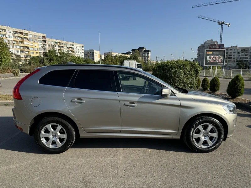 Volvo XC60 D4 AWD, снимка 6 - Автомобили и джипове - 49206975