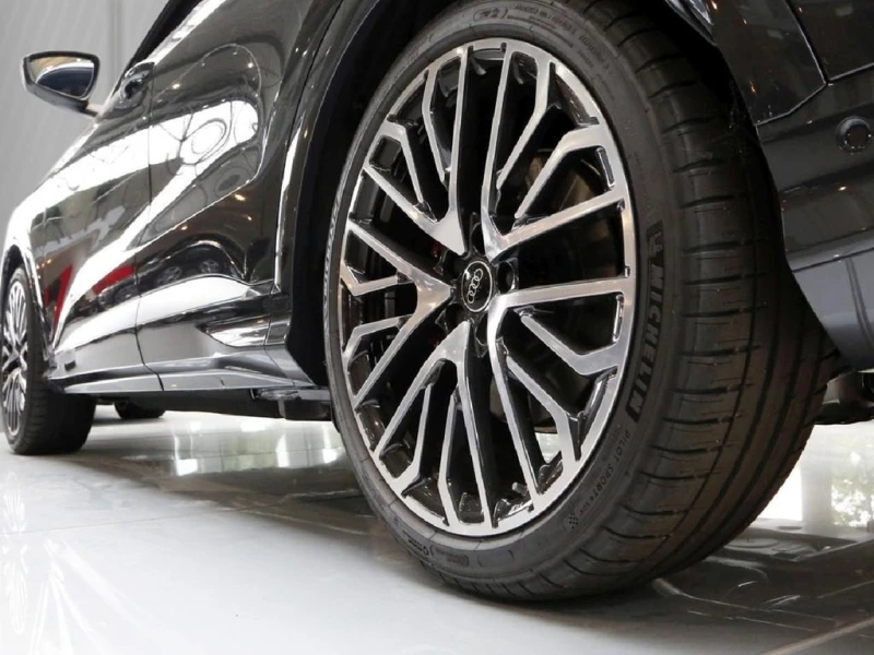 Audi SQ5 TFSI/NEW MODEL/MATRIX/PANO/B&O/HEAD UP/S-SEATS/, снимка 4 - Автомобили и джипове - 51640130