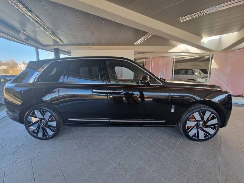 Rolls-Royce Cullinan, снимка 3 - Автомобили и джипове - 53725225