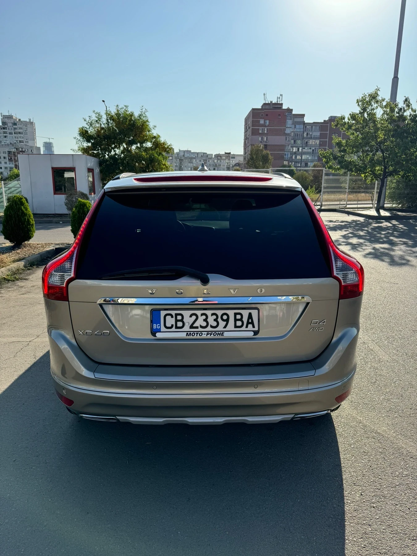 Volvo XC60 D4 AWD - изображение 4