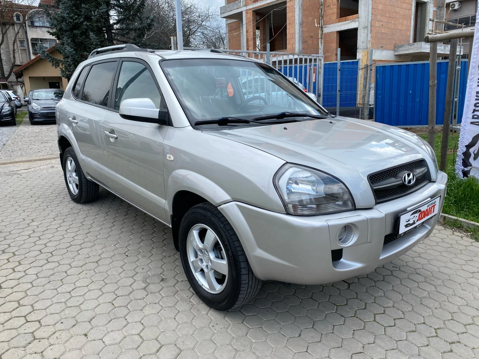 Hyundai Tucson 2.0i/РЕАЛНИ КМ ! ! !  - изображение 3