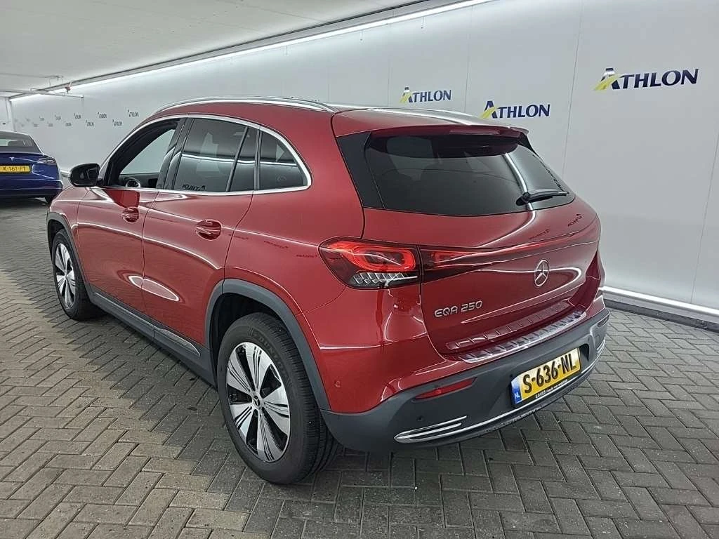 Mercedes-Benz EQA 250 - изображение 3