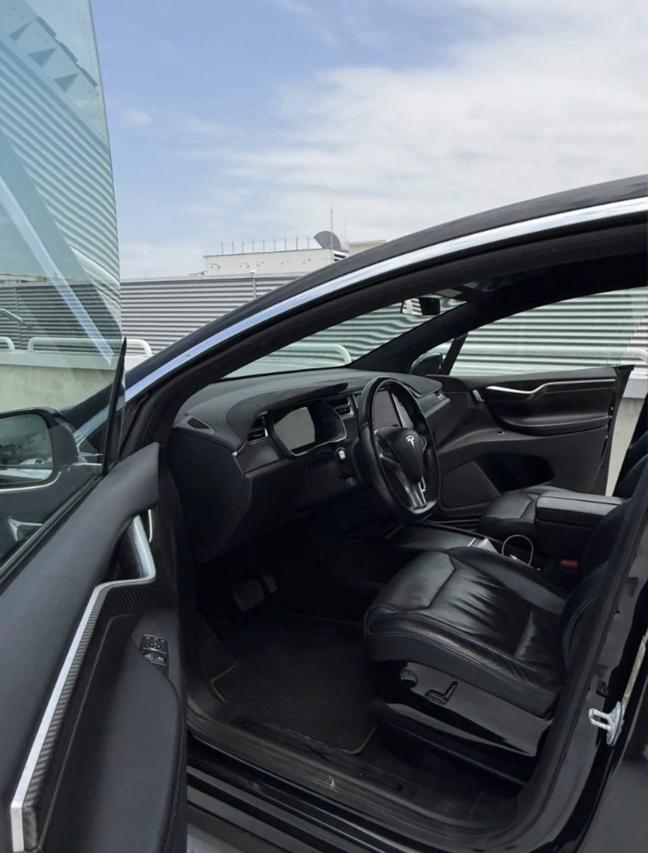 Tesla Model X  - изображение 5