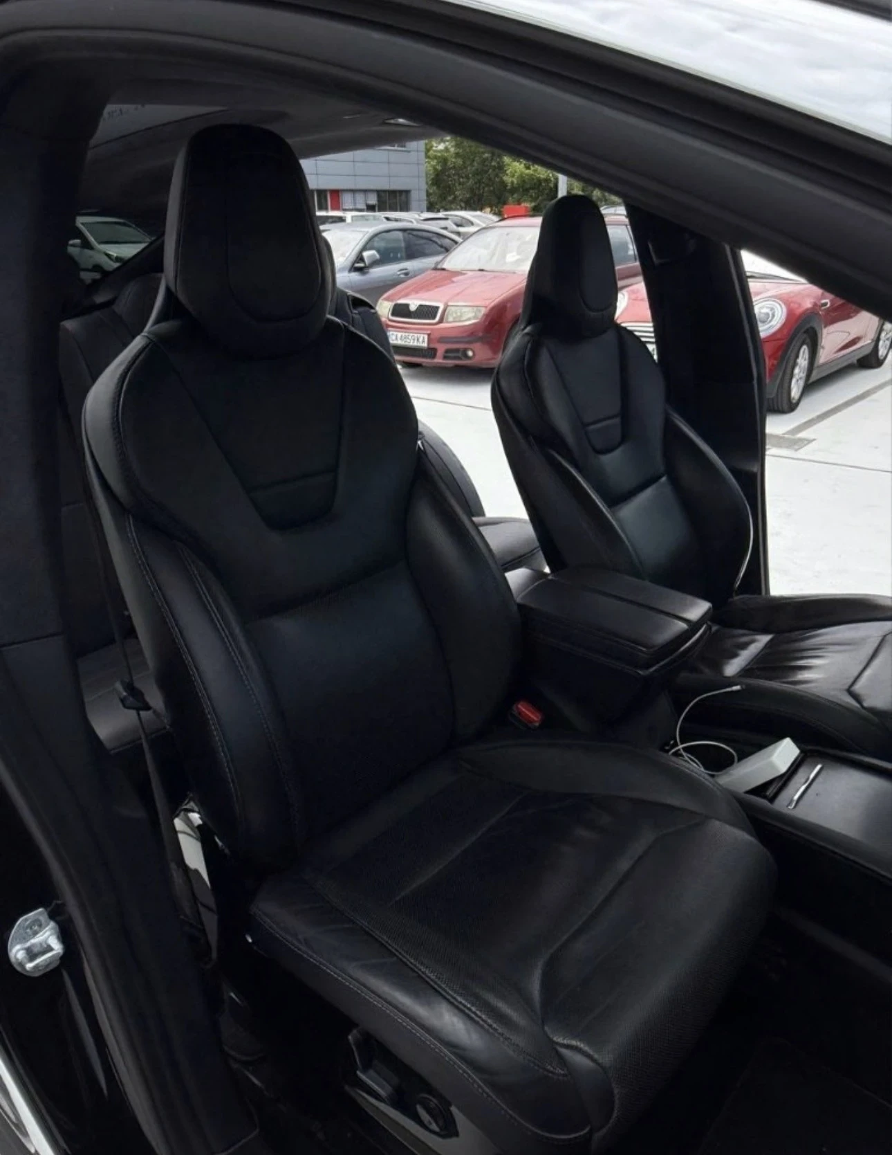 Tesla Model X  - изображение 7