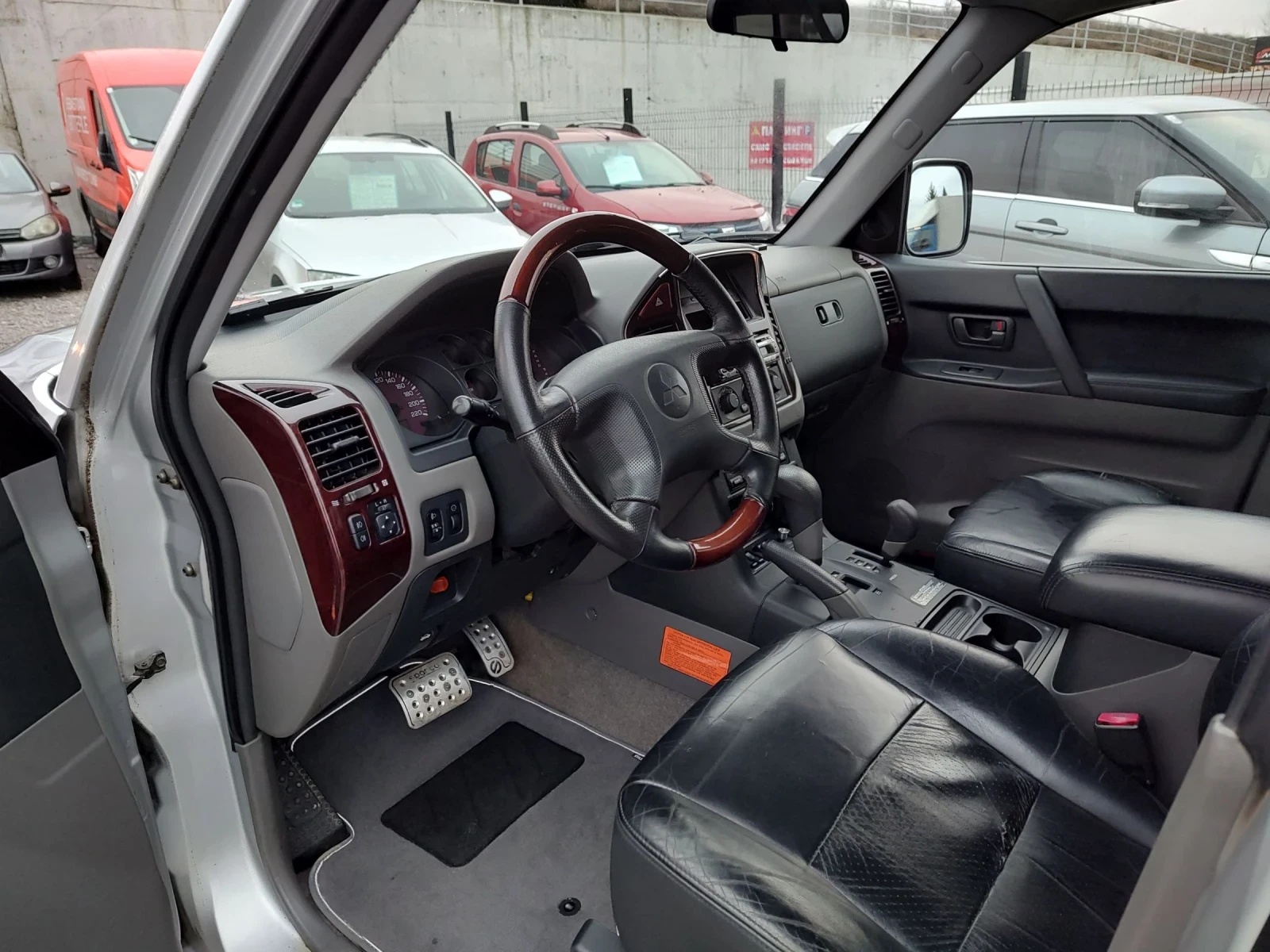 Mitsubishi Pajero 3.5 GDI 203 к.с Автоматик 7 местин - изображение 9