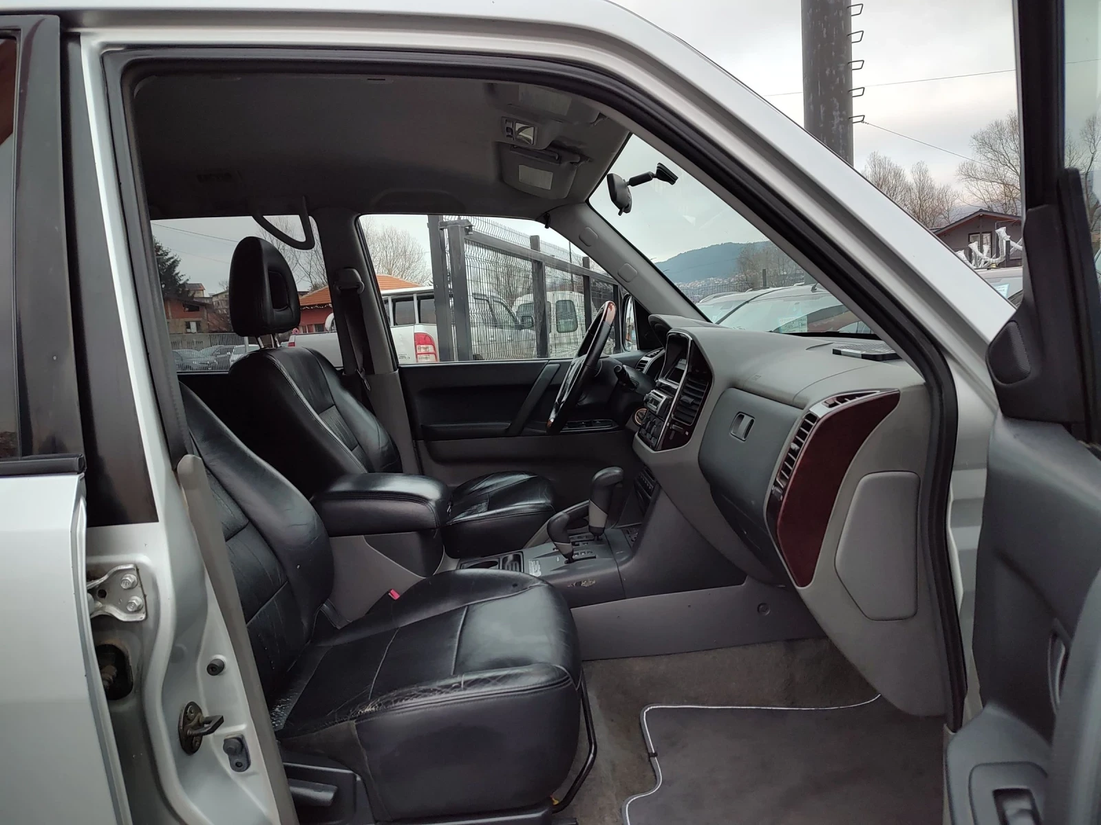 Mitsubishi Pajero 3.5 GDI 203 к.с Автоматик 7 местин - изображение 8