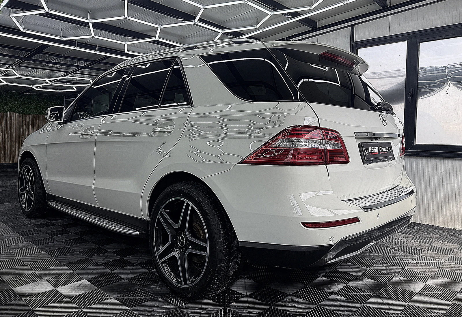 Mercedes-Benz ML 350 AMG-line/ECO START STOP/KAMERA/ СОБСТВЕН ЛИЗИНГ, снимка 4 - Автомобили и джипове - 53988161