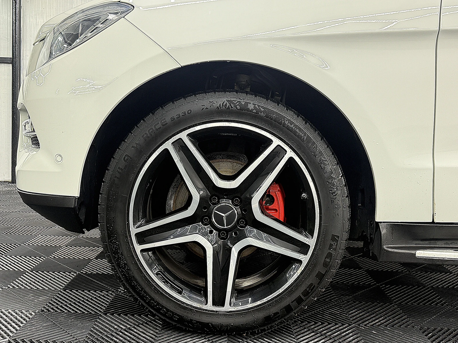 Mercedes-Benz ML 350 AMG-line/ECO START STOP/KAMERA/ СОБСТВЕН ЛИЗИНГ, снимка 9 - Автомобили и джипове - 53988161