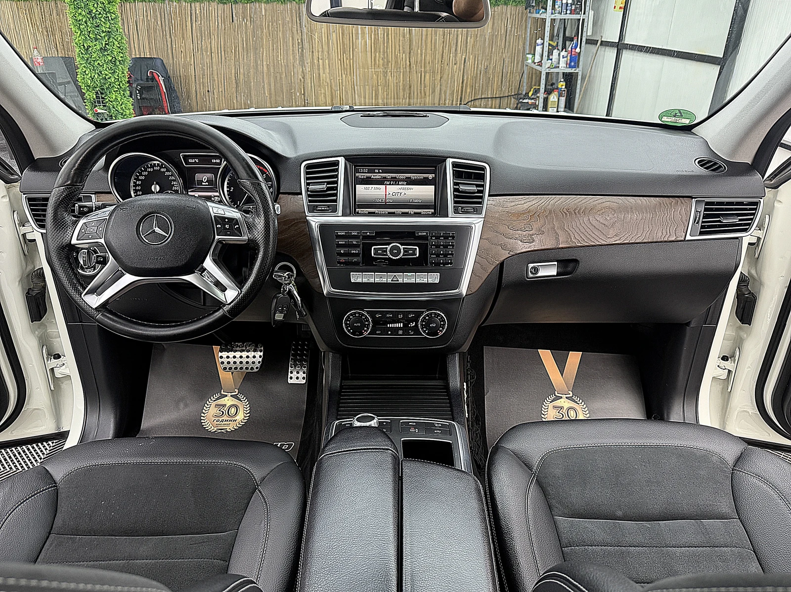 Mercedes-Benz ML 350 AMG-line/ECO START STOP/KAMERA/ СОБСТВЕН ЛИЗИНГ, снимка 16 - Автомобили и джипове - 53988161