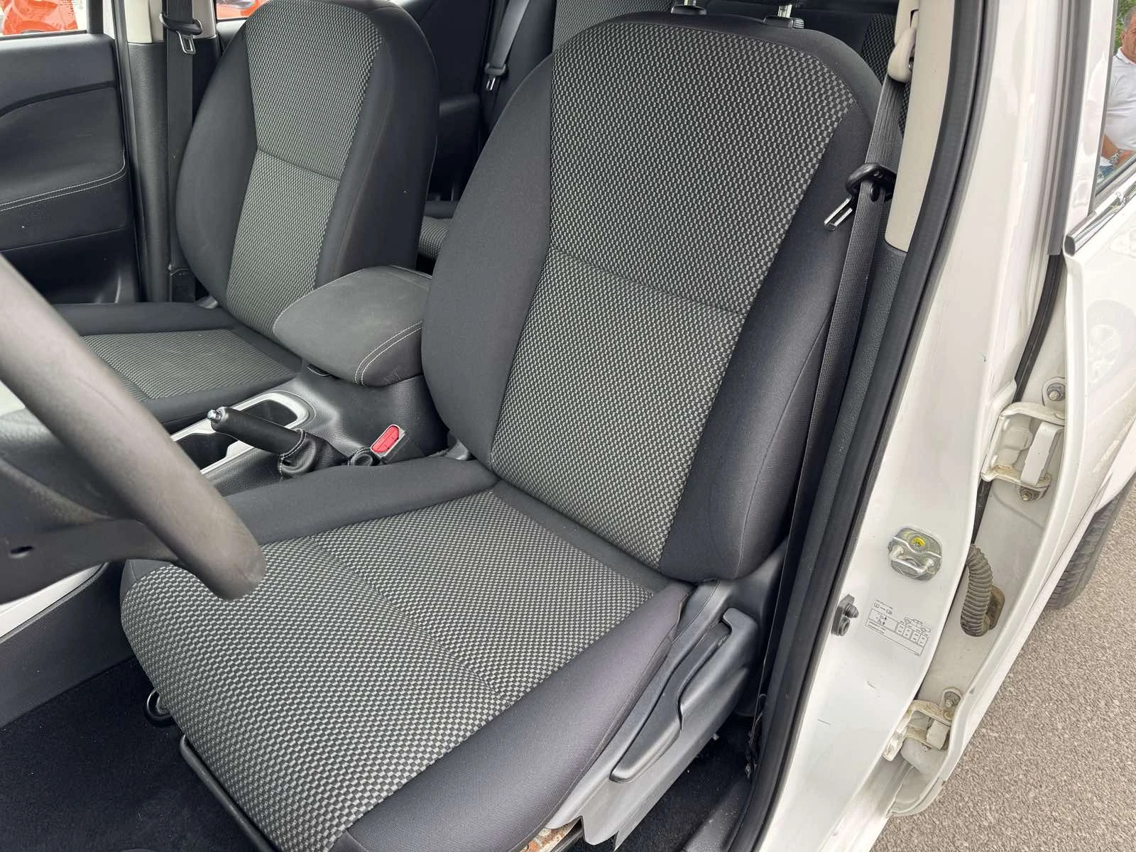 Nissan Navara 2.3 Dci, снимка 14 - Автомобили и джипове - 54640770