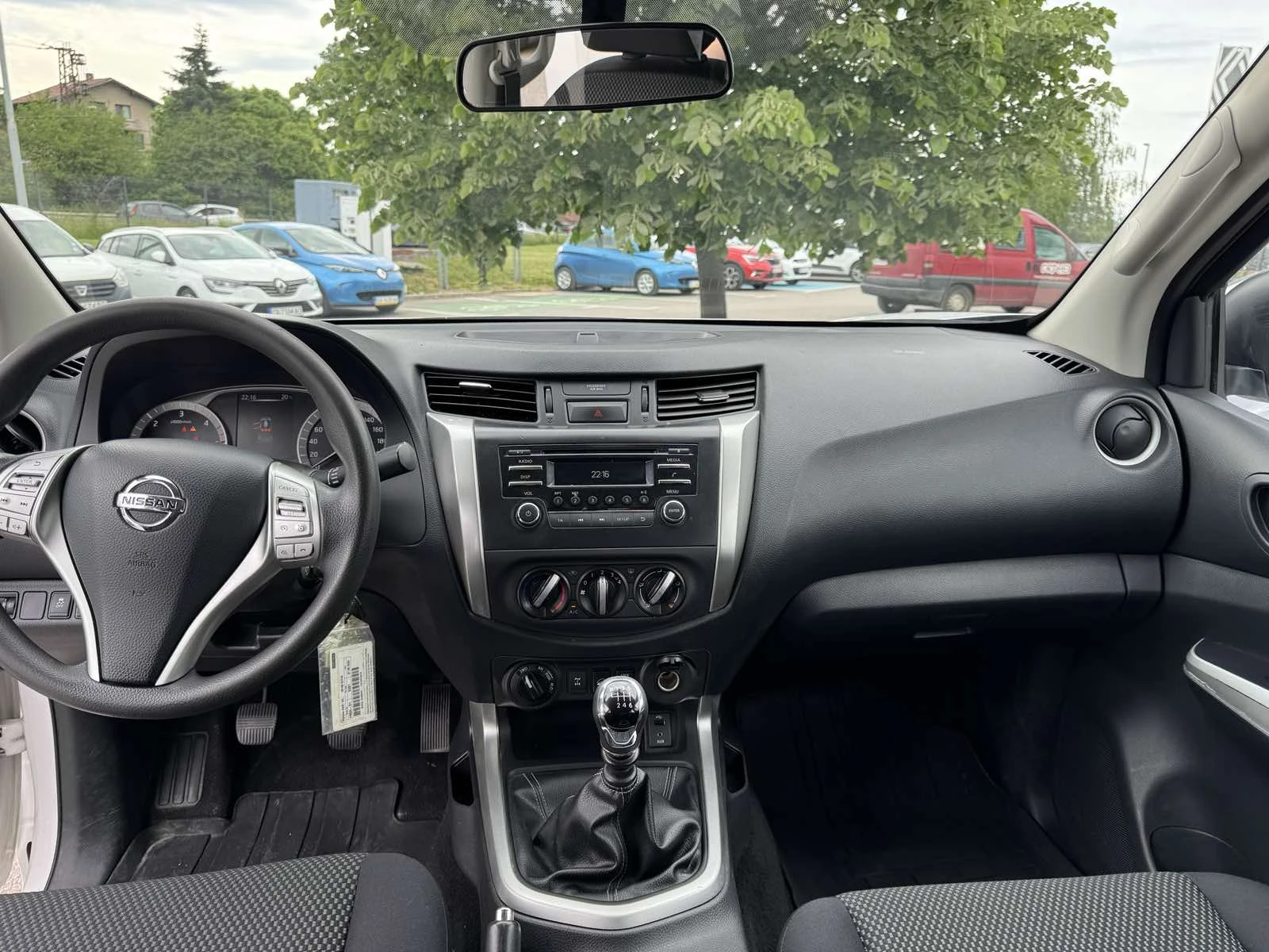 Nissan Navara 2.3 Dci, снимка 15 - Автомобили и джипове - 54640770